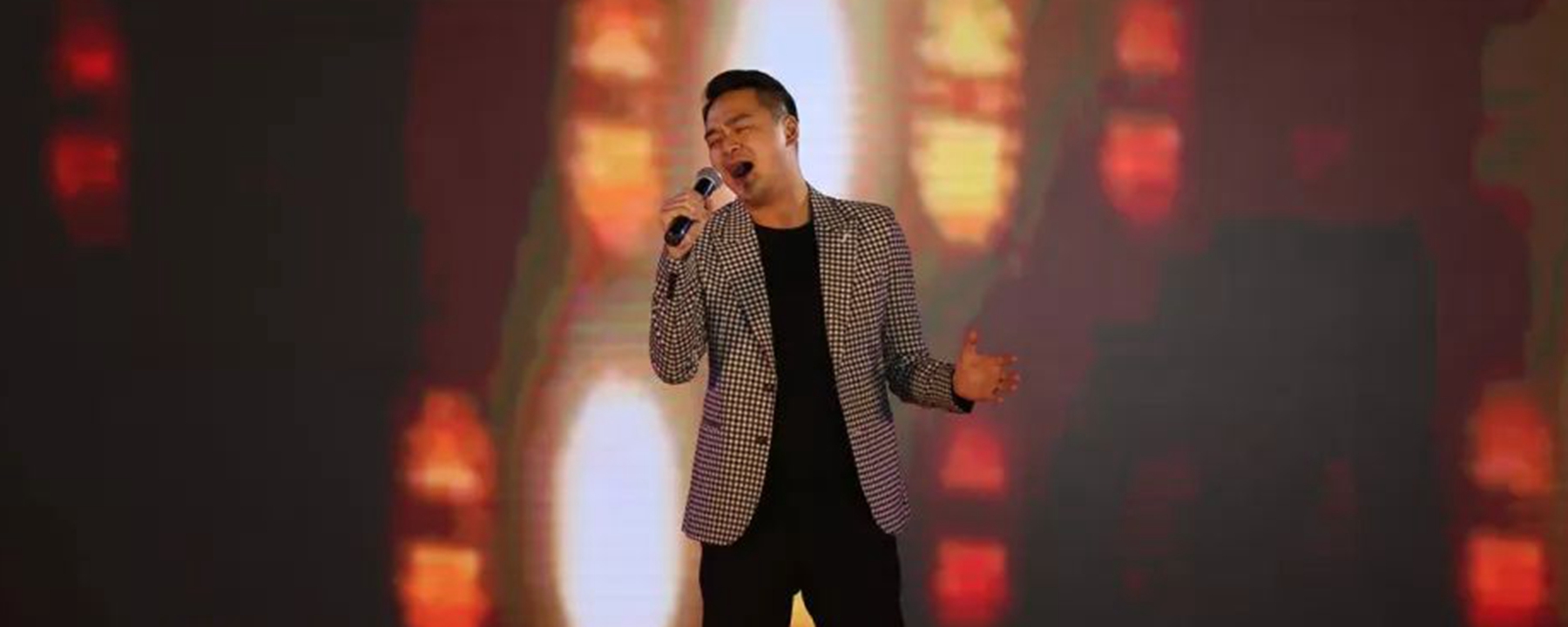 韩晓演唱的《大头皮鞋》是哪年的歌?该作品谱曲和编曲是谁?