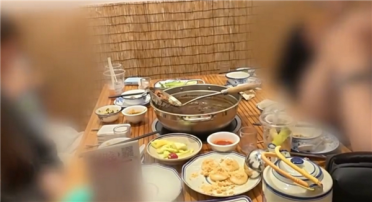 游客嫌潮汕火锅太淡写差评 商家无奈免单引热议：专家称别让“仅退款”的风吹到餐饮界