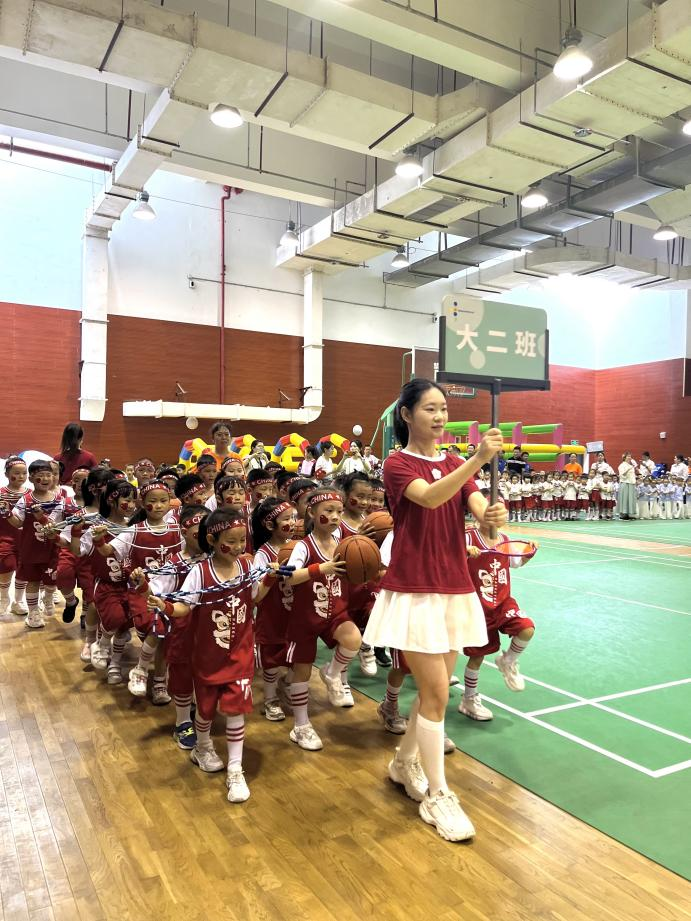 成都高新區芳草第四幼兒園六一親子運動會舉行