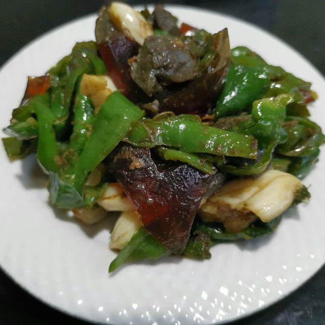 辣椒炒皮蛋,香辣美味,可口下饭