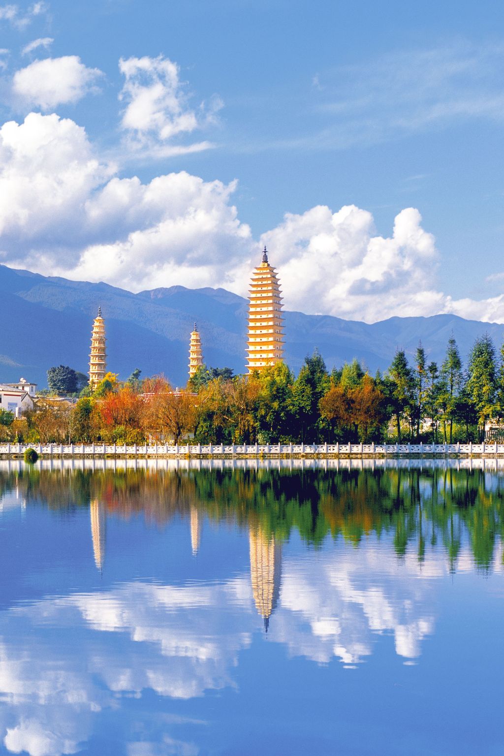 霞客行之江山多娇|大理崇圣寺三塔美景