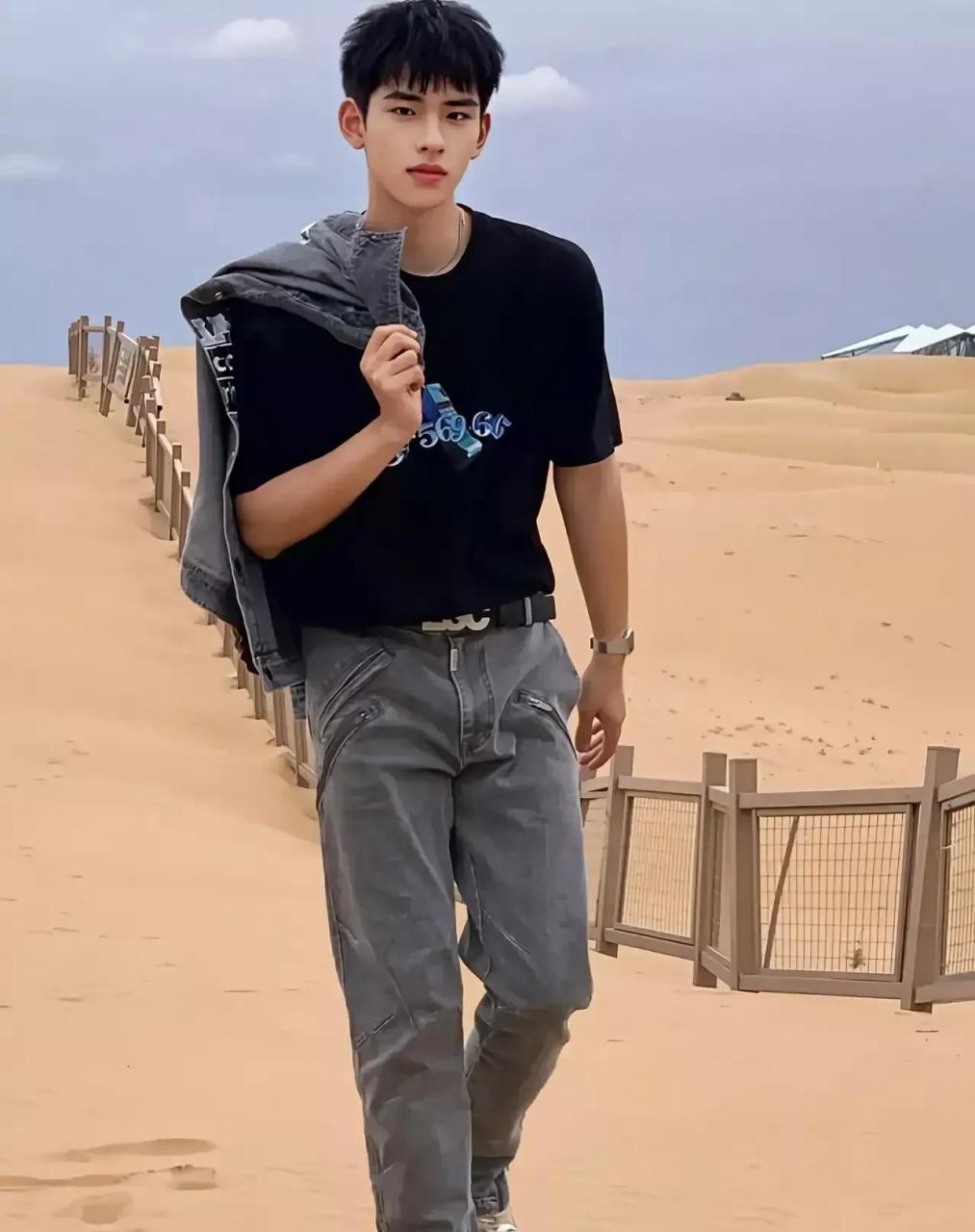 帅哥2米大高个招人喜欢