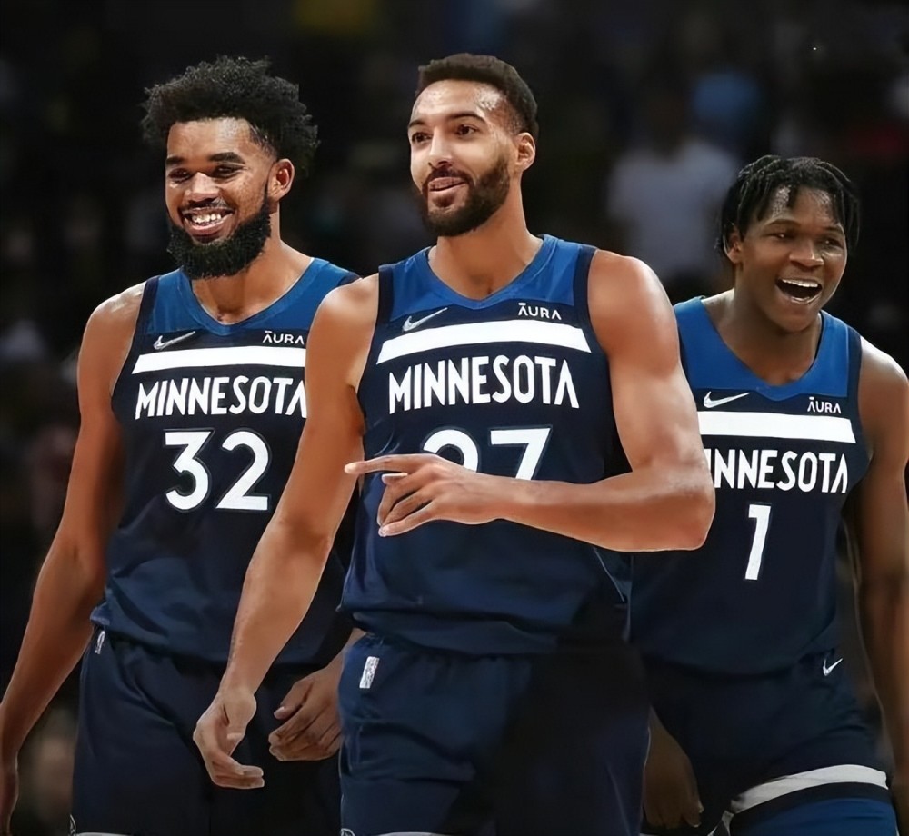 狼三崩改头换面升西部榜首,雷霆火箭纷纷崛起,西部格局真够乱的