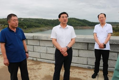 李胜刚在督导环保,防汛工作时强调:压紧压实工作责任,落细落实整治