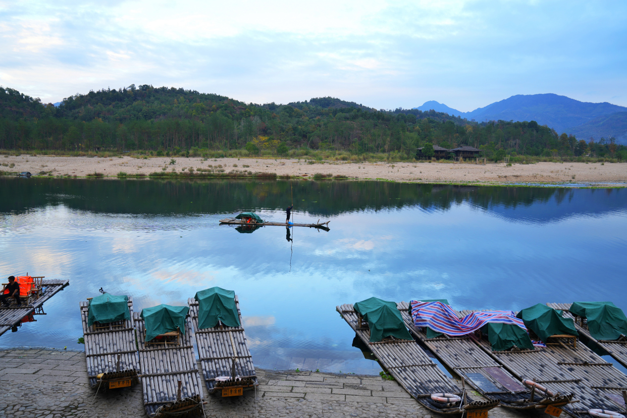 浙江温州有个景区,秋天风景如画,媲美桂林山水,宛若最美桃花源