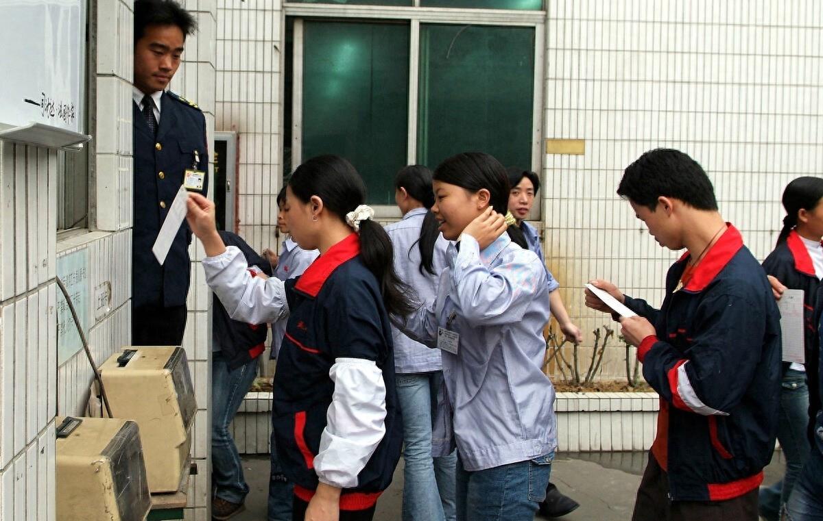 常平1999:流水线上的b面爱情,东莞工厂的真实纪录