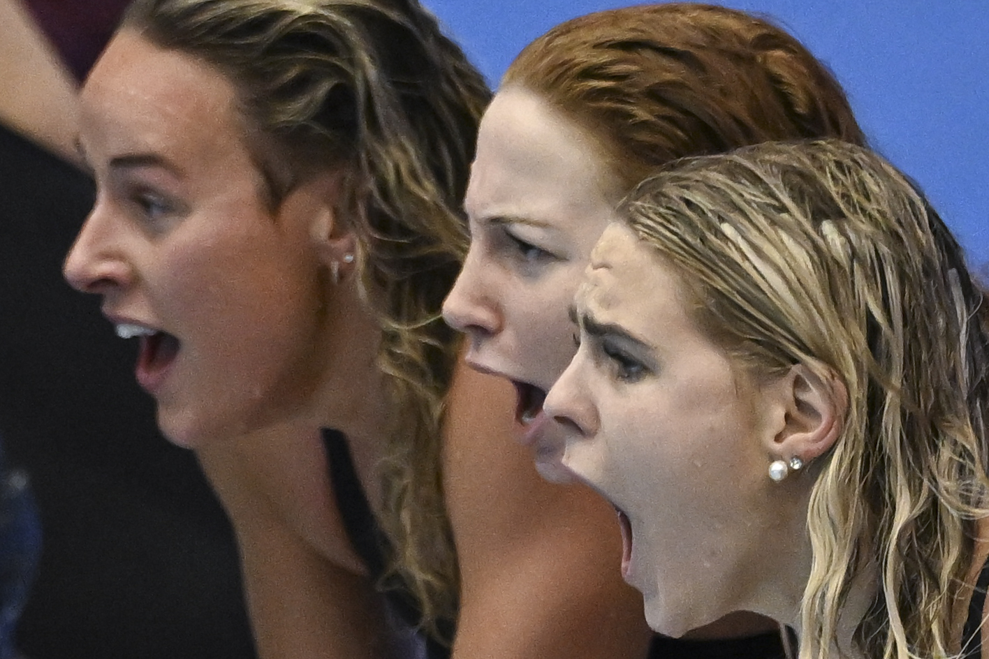 游泳—女子4x200米自由泳接力:澳大利亚队打破世界纪录夺冠