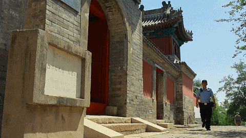 大运河的源头,"警"色正好