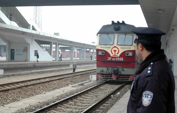 洛湛铁路是生锈铁路,是拉空气的铁路吗?坐过的人才知道