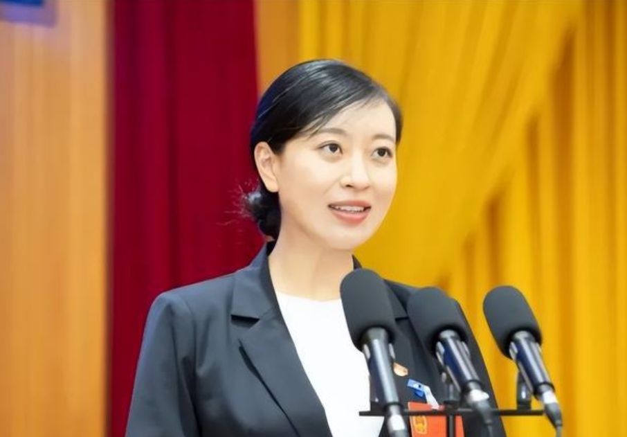 张琪:全国最年轻的"美女县长",清华女博士,34岁成为县长