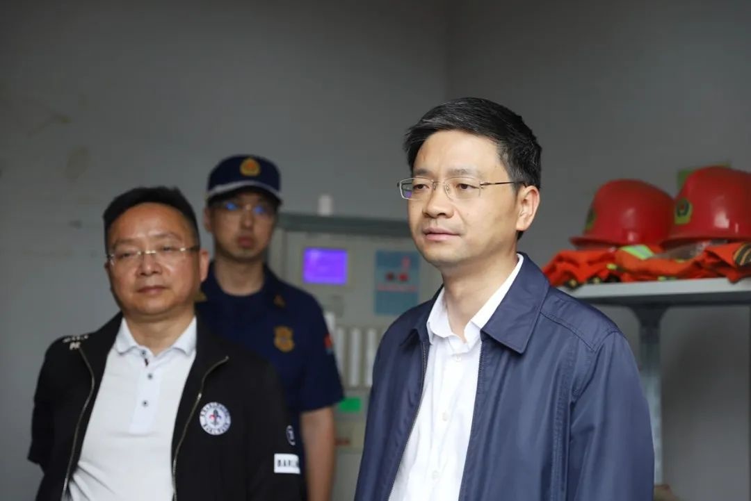 路桥区委常委,常务副区长庞鑫培带队开展消防安全大检查