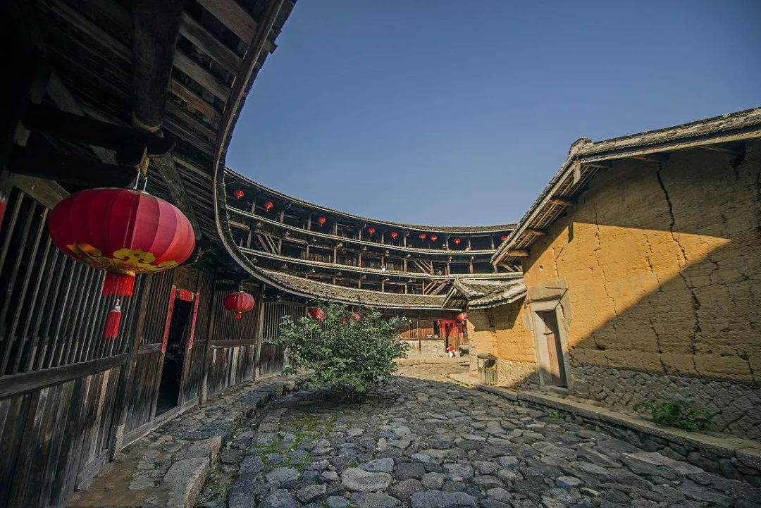 古建知识|闽派建筑,梦回客家土楼,怀旧古马鞍墙