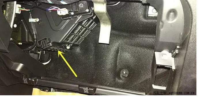 长安cs35空调滤芯更换图解