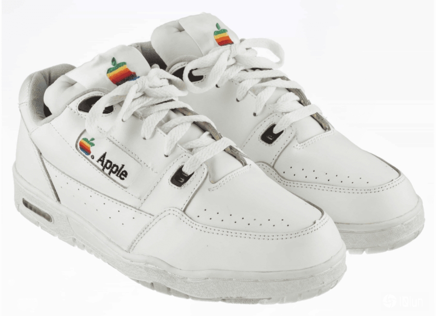 apple运动鞋拍卖90年代赠品现起拍价5万美元