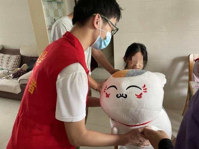 靖江市斜桥镇:关爱困难群众 疫情防控有温情