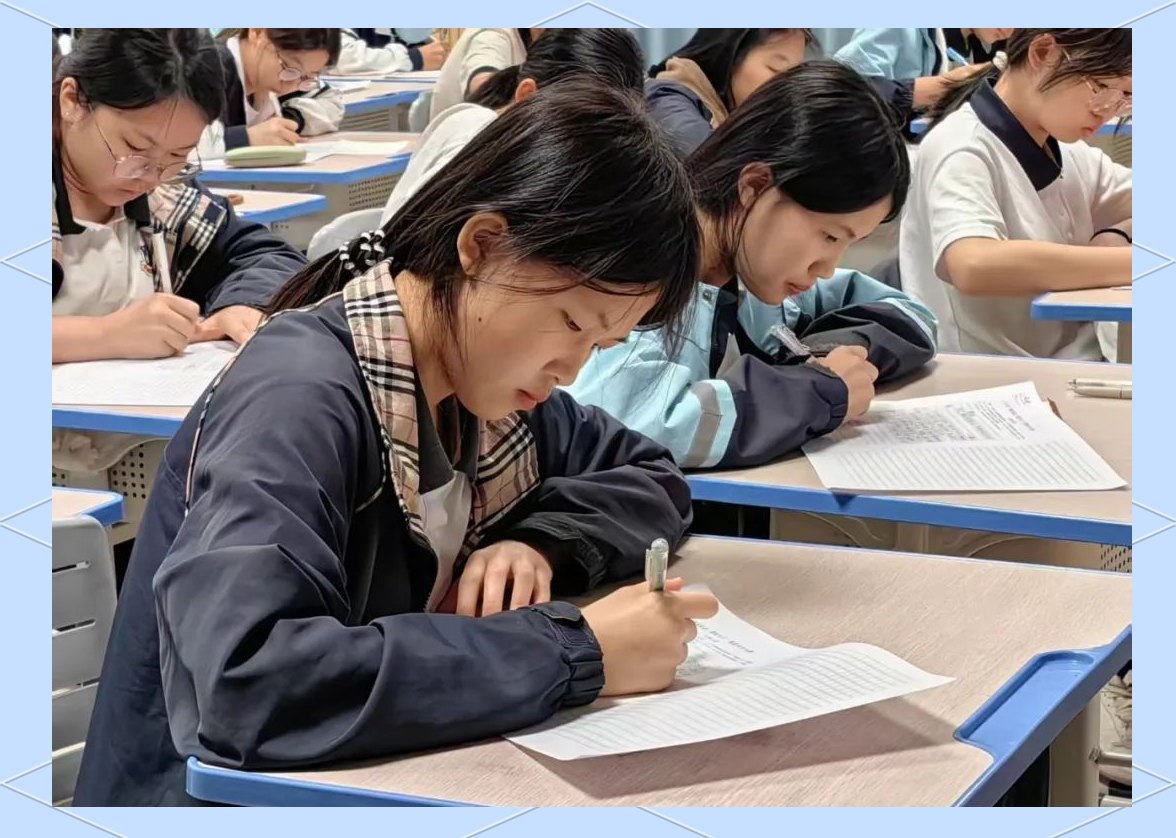 漳浦龙成中学八年级作文竞赛:墨香中的青春风采