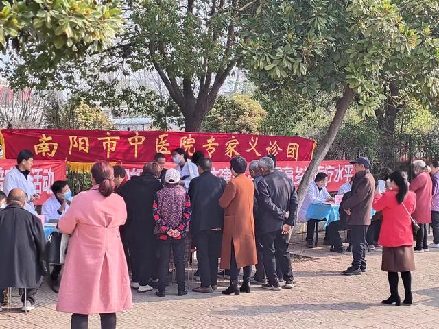 南阳市中医院专家团队到淅川县厚坡镇卫生院义诊及科普宣传活动