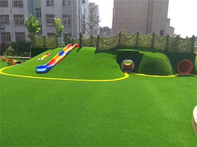 幼儿园户外草坪效果图