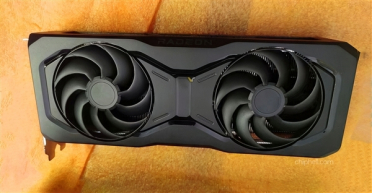 RX 9070 OEM版首测！双风扇的代价 烤机达67℃