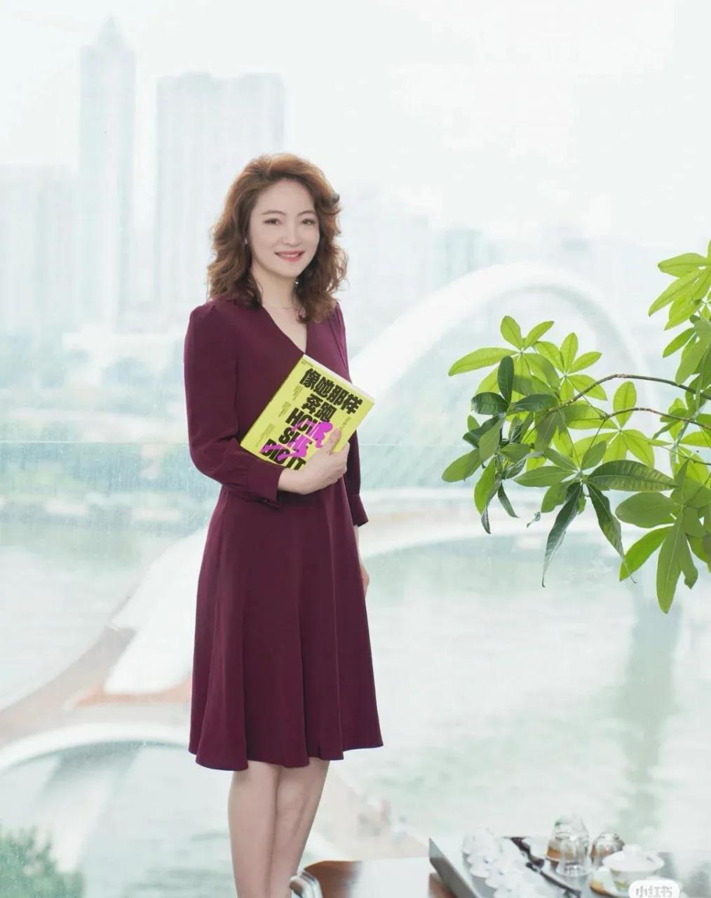 科大讯飞副总裁杜兰辞职# 挺意外的,在中国的女企业家中,虽然知名度