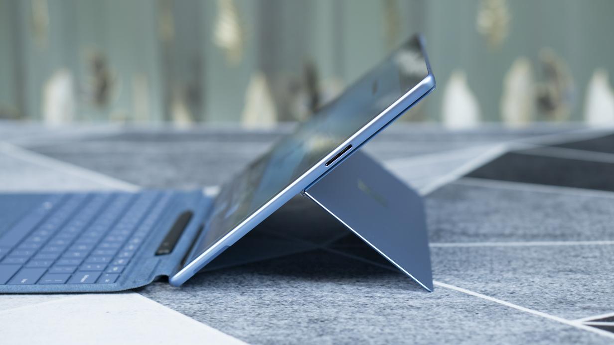 微软surface pro 9二合一电脑领衔出差生产力三剑客!618抄个底?