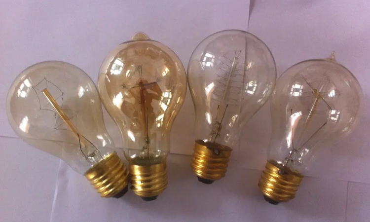 白炽灯是一种热辐射光源吗?