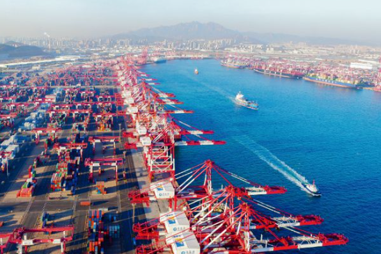 上港集团集装箱吞吐量不断刷新历史纪录,连续十三年保持世界首位