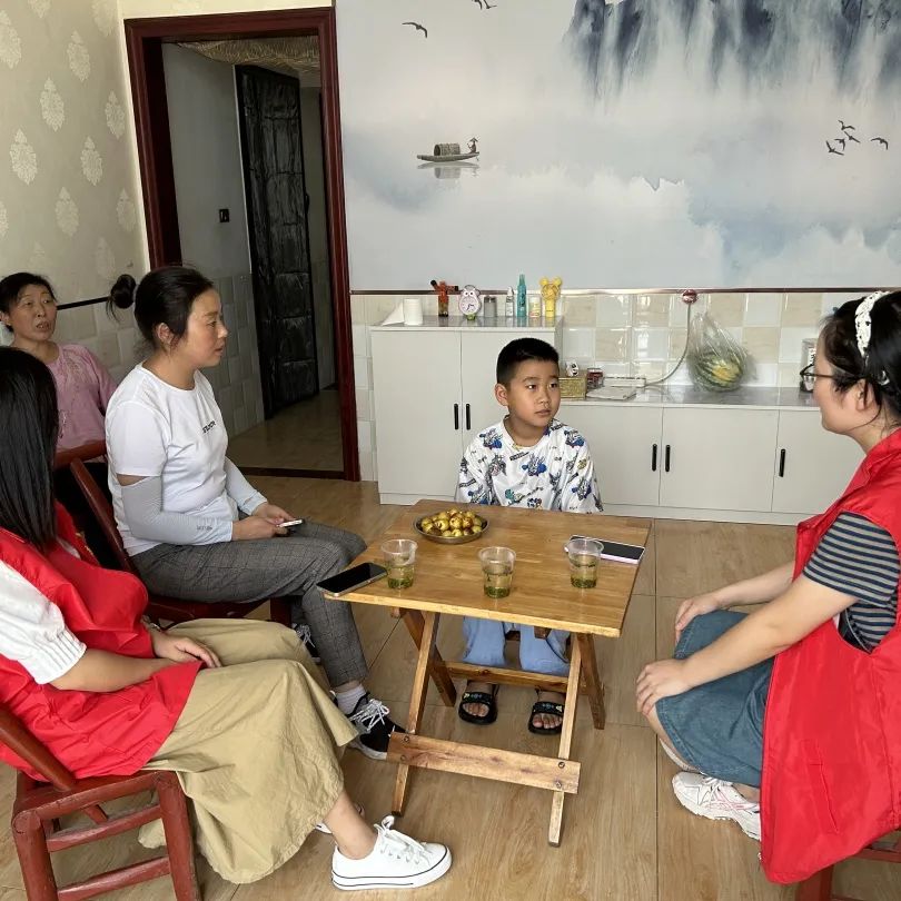 厚植文化底蕴61童沐爱与春风 ——关爱留守儿童进行时