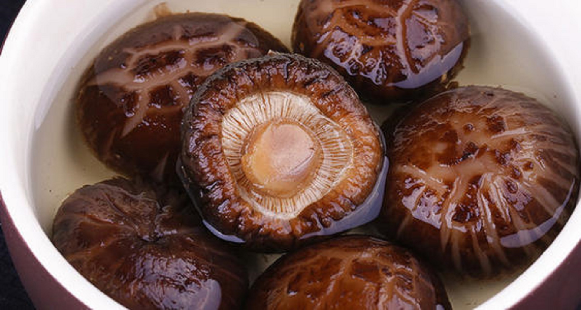 泡发香菇时,多加1样东西,5分钟全泡开,香味浓郁有营养,学学