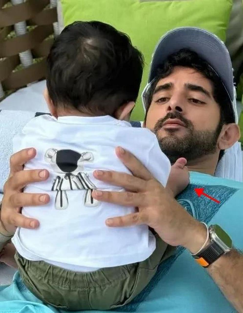 迪拜最帅王储哈曼丹,晒和儿子穆罕默德王子的亲子照啦!