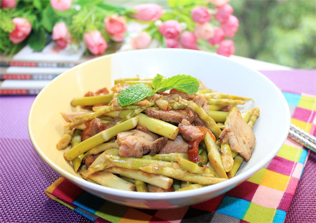 被称为山八珍之一的它,制作出来味道鲜美爽口清香,操作简单