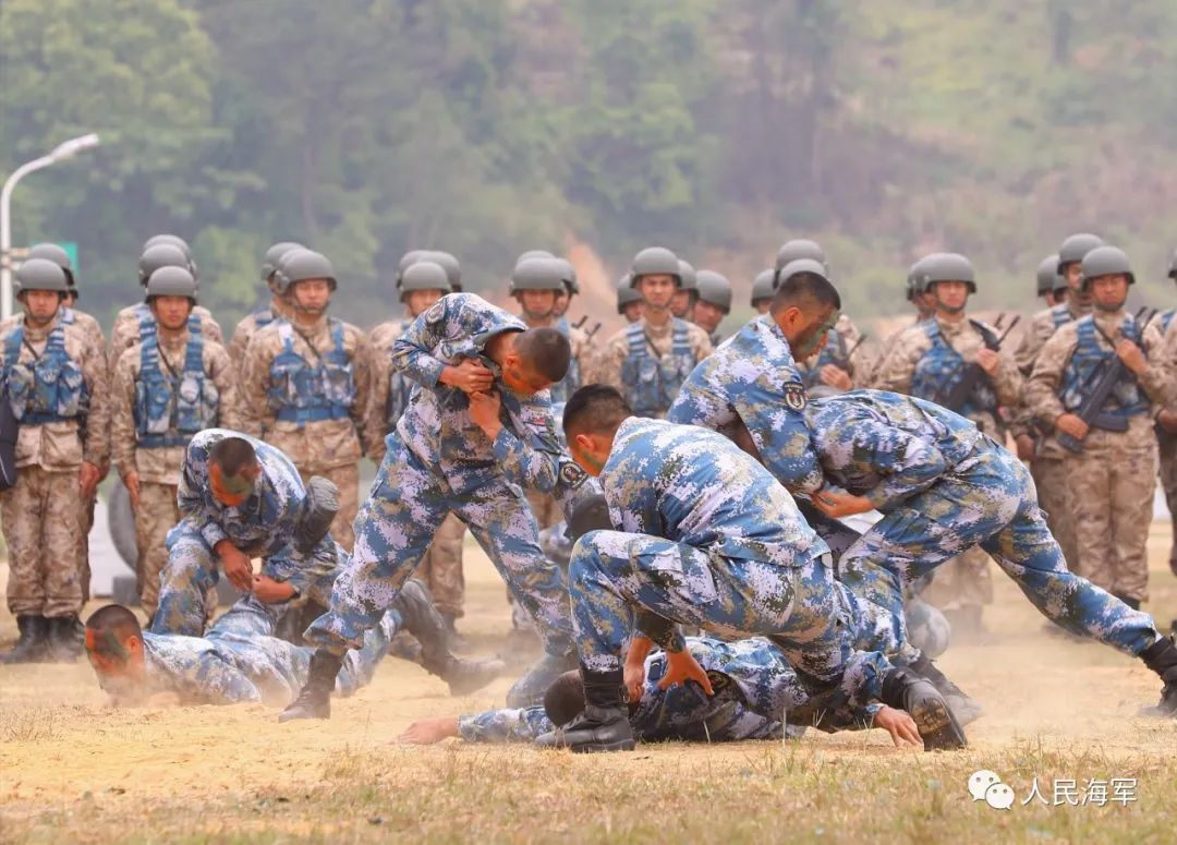 硝烟弥漫 杀声震天!海军陆战队新兵动员让你想不到