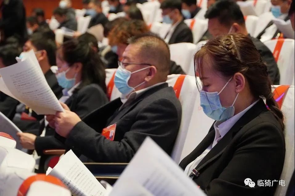 临猗县第十七届人民代表大会第二次会议隆重开幕 于鹏飞等出席 张建莉