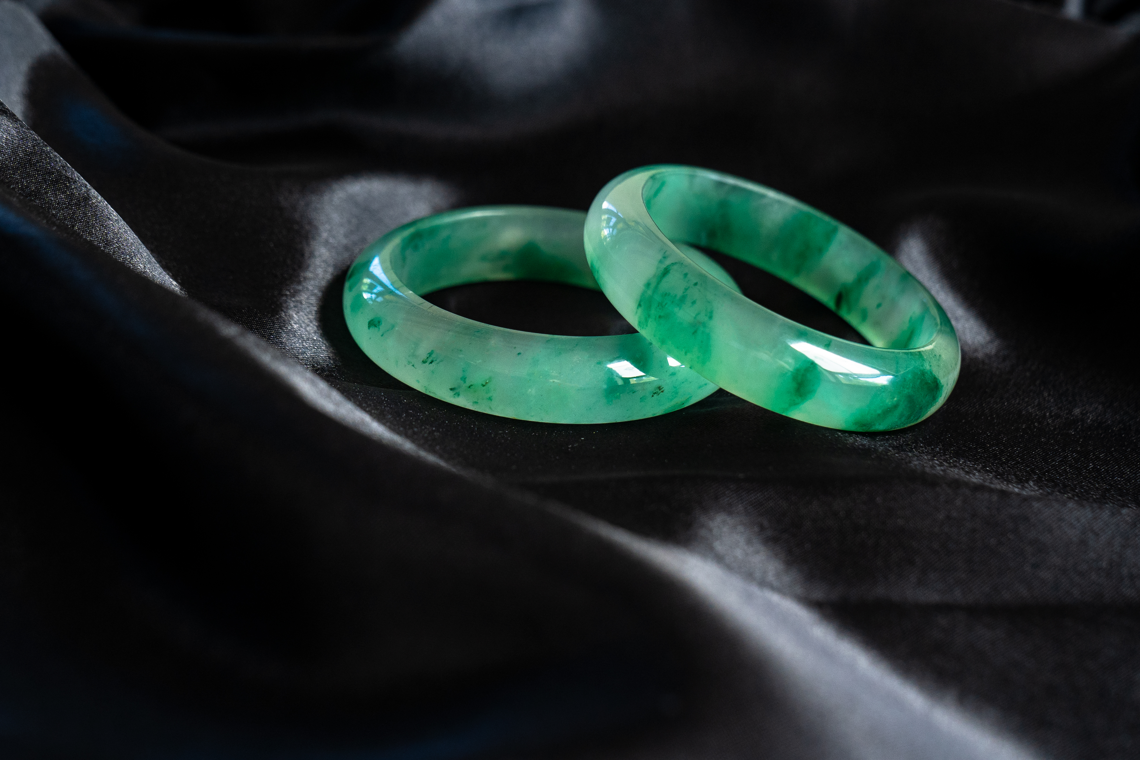 解答"人养玉三年,玉养人一生.独龙玉会越戴越水润吗"这些问题