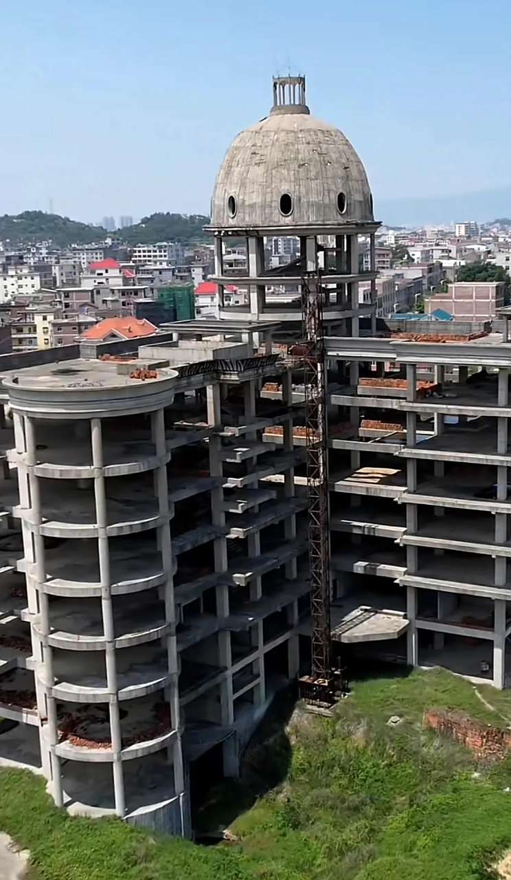 莆田北高最可惜的烂尾楼,主体已经完工,眼看就要大功告成,却没想到