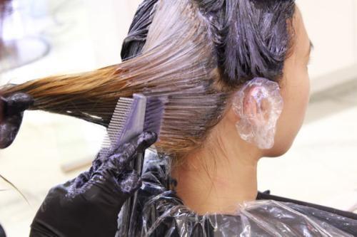 古芳栢草:染发的危害,你都清楚吗?