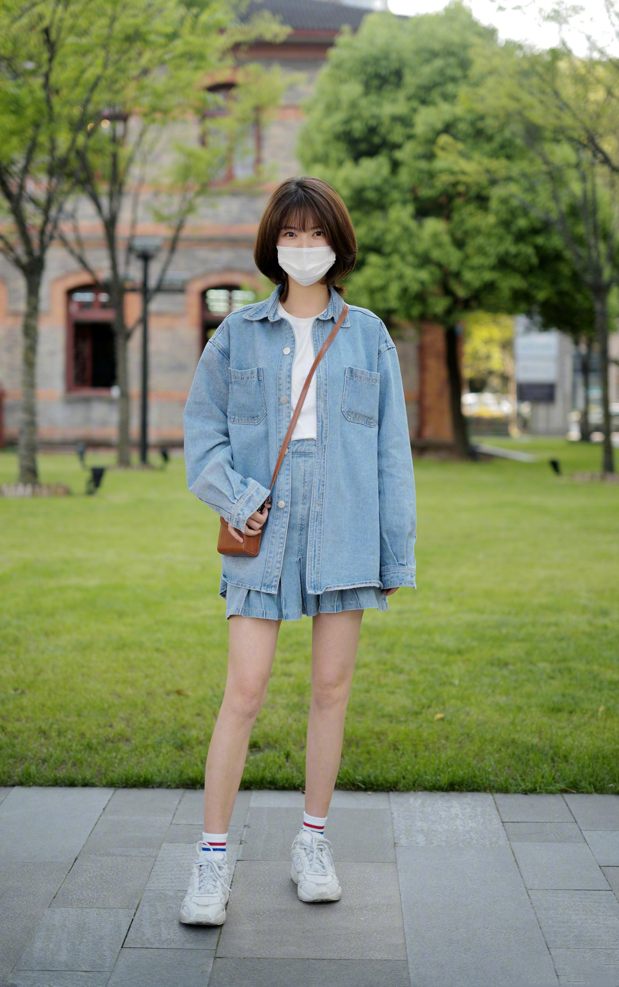 夏季减龄的牛仔裙,搭什么鞋显气质?选这3款,既优雅又舒适