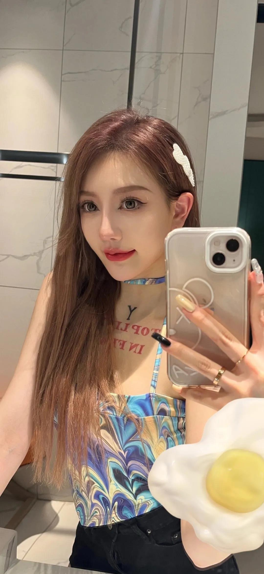 抖音潮图小姐姐壁纸