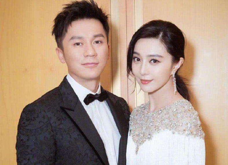 范冰冰深夜晒自拍,拍摄角度太刻意,间接辟谣与刘国梁亲密绯闻