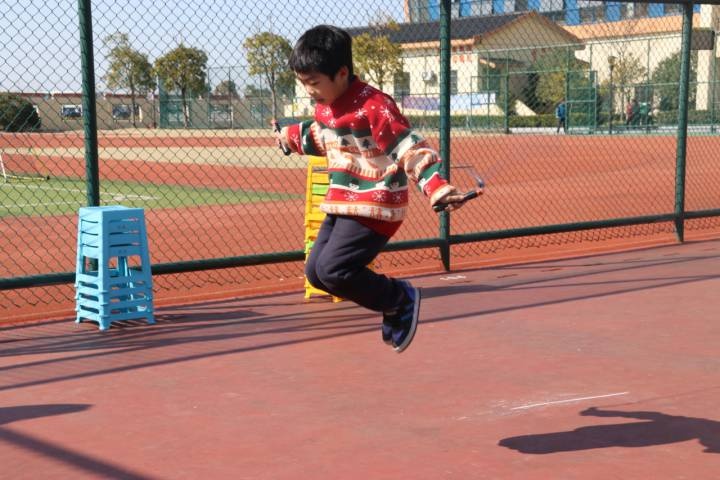 新湾小学开展校级"三跳"比赛:点燃运动激情,助力"双减"落地!