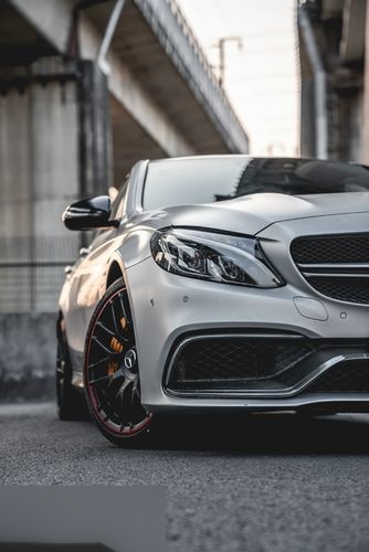 c63作为奔驰c级amg系列中的顶级车型,价