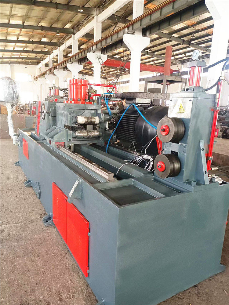 烟台无心车床加工中