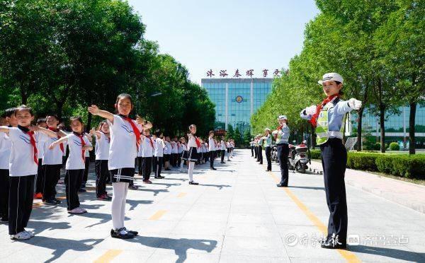 东营市春晖小学图片