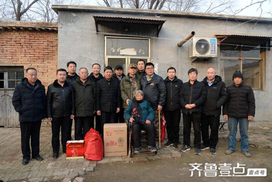 山东聊城:三名战友远赴茌平连续6年为烈士的父母尽孝