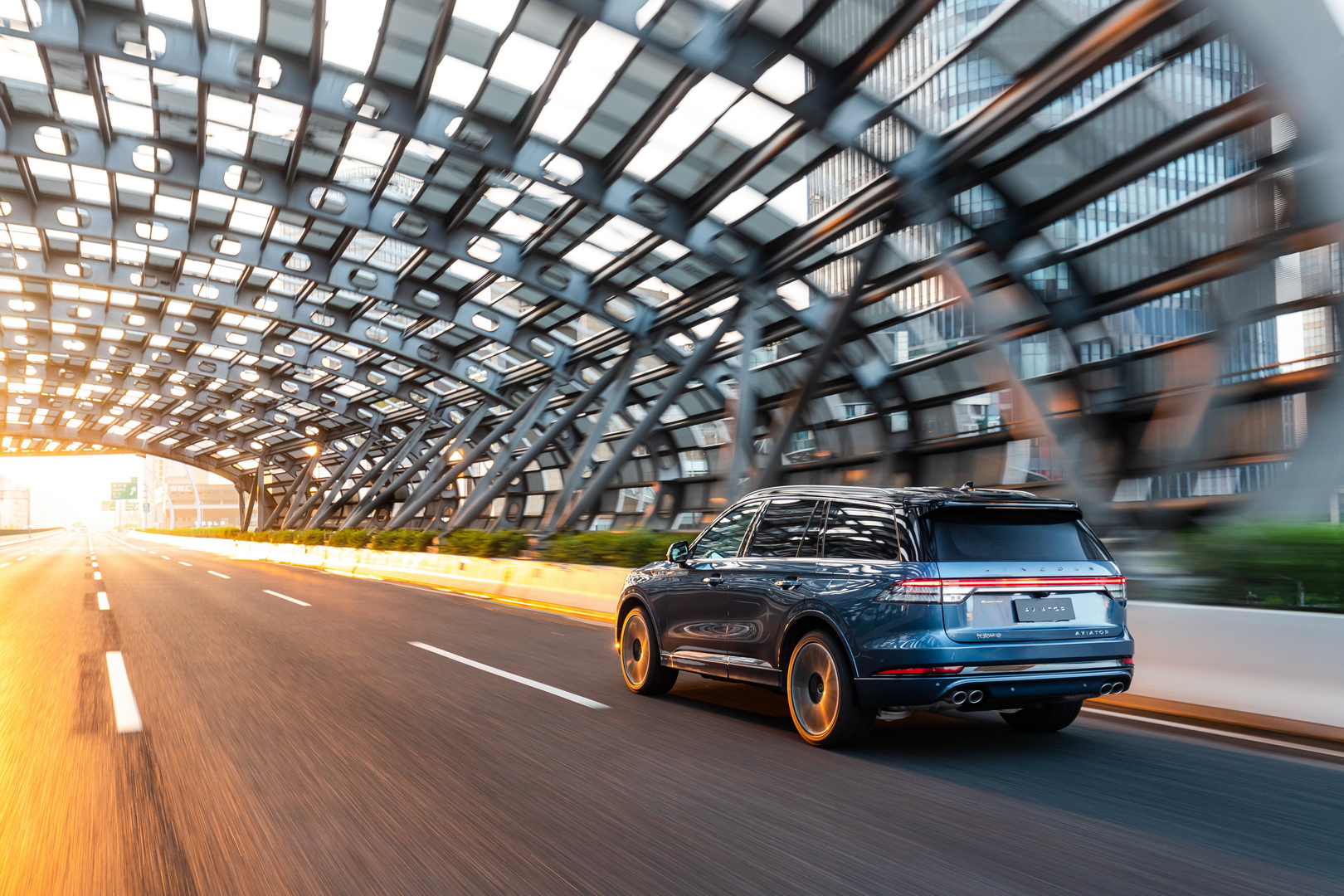 大型美式豪华suv全新林肯飞行家aviator上市