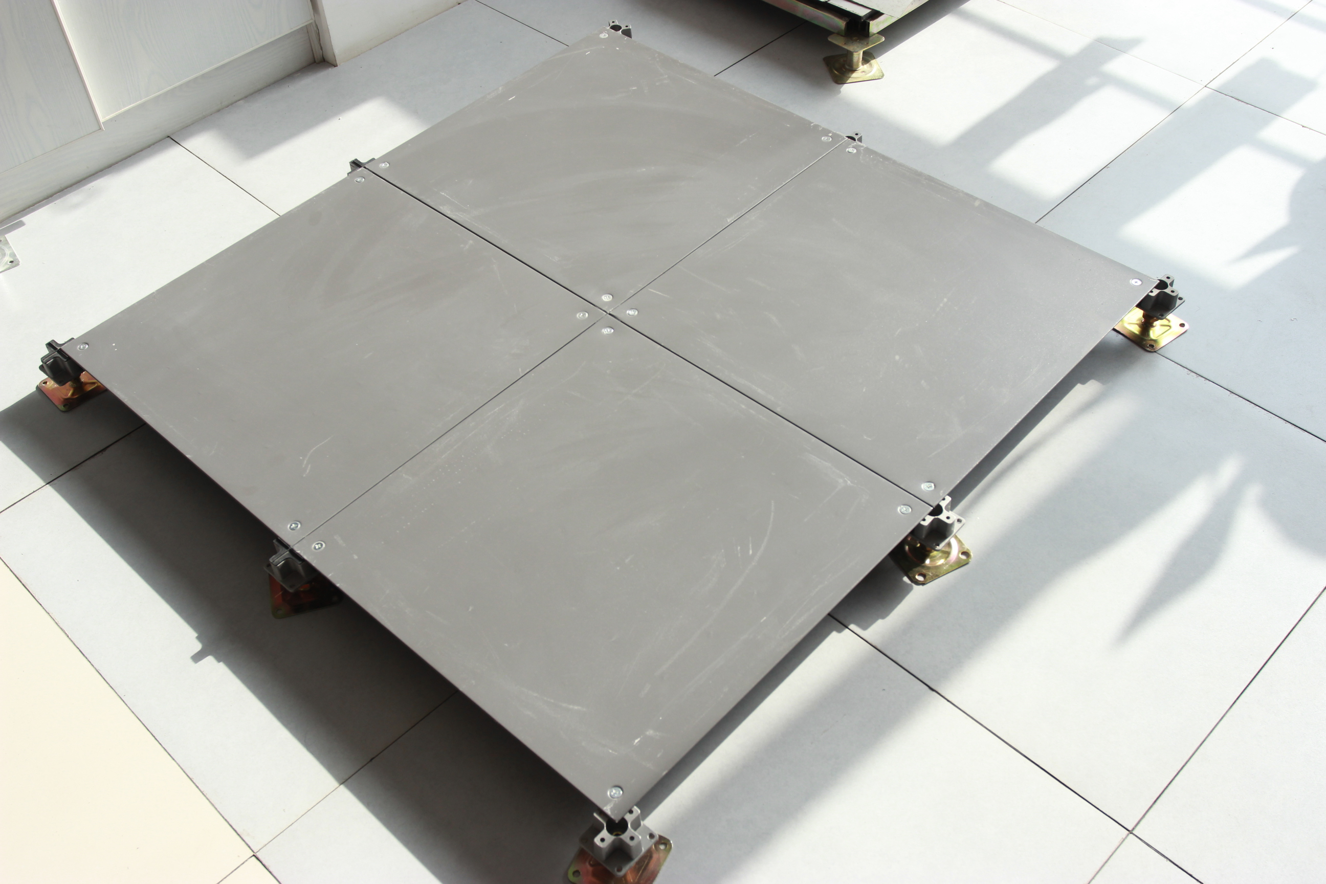 写字楼/办公楼架空活动地板采购时需要注意哪几点