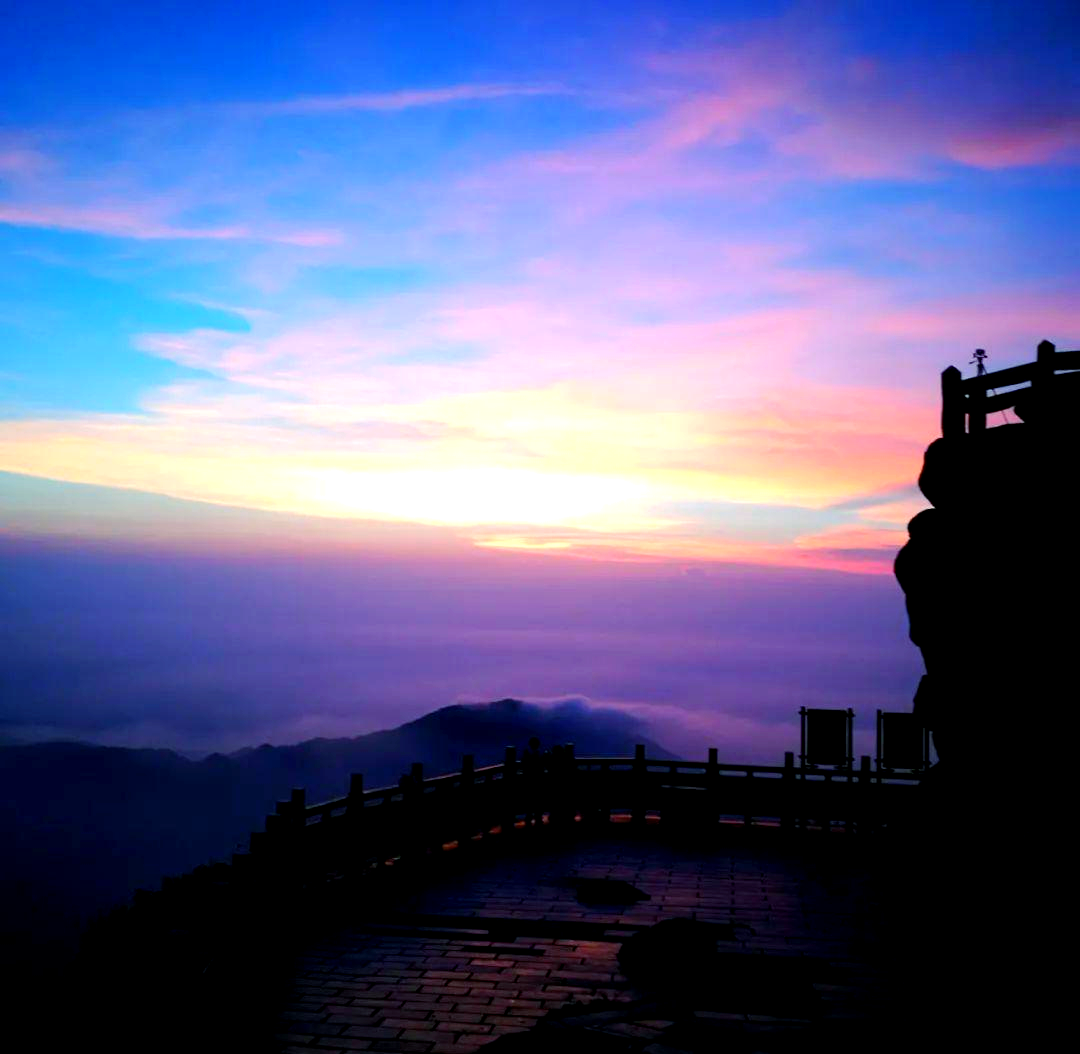 南岳衡山游记:日出日落美景与爬山体验