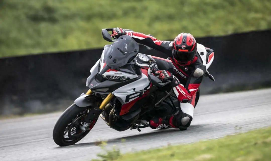 杜卡迪发布性能旅行车,mts v4 rs版本