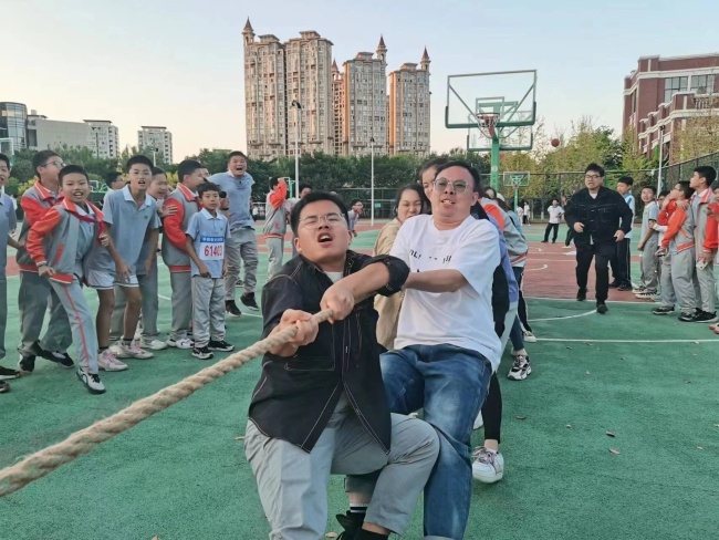 平阳新纪元学校举行第25届教职工运动会