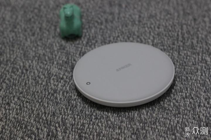 简洁大气,安全精致:anker无线充电器